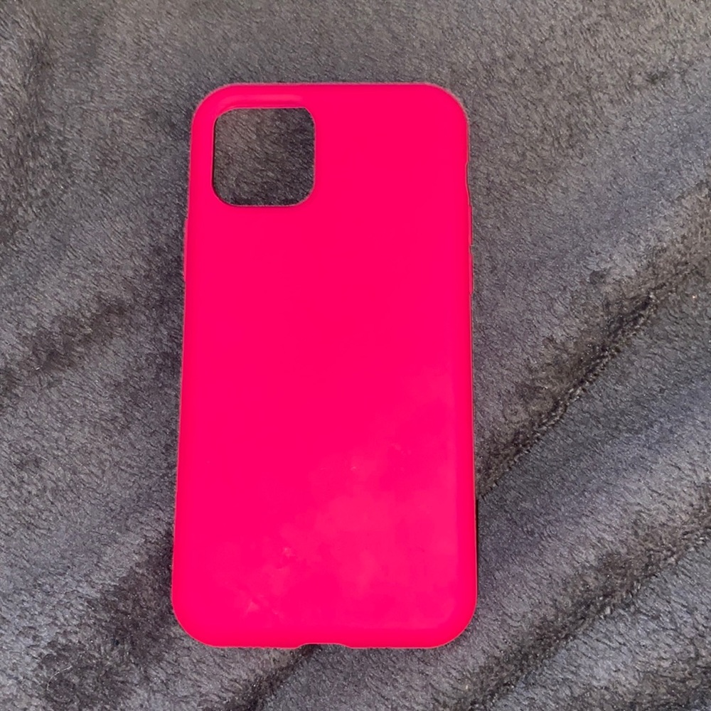 I’m selling hot pink iPhone 11 case.